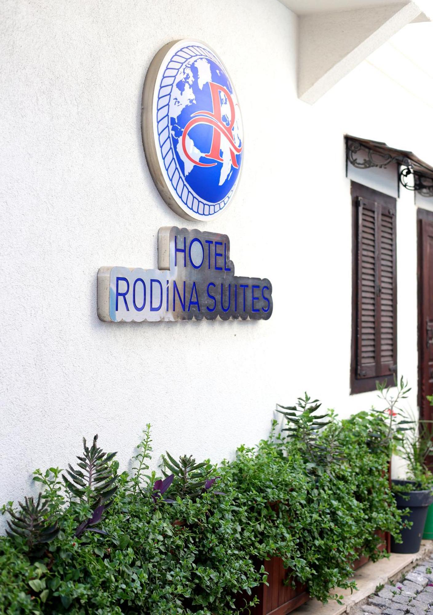 Rodina Aparthotel
